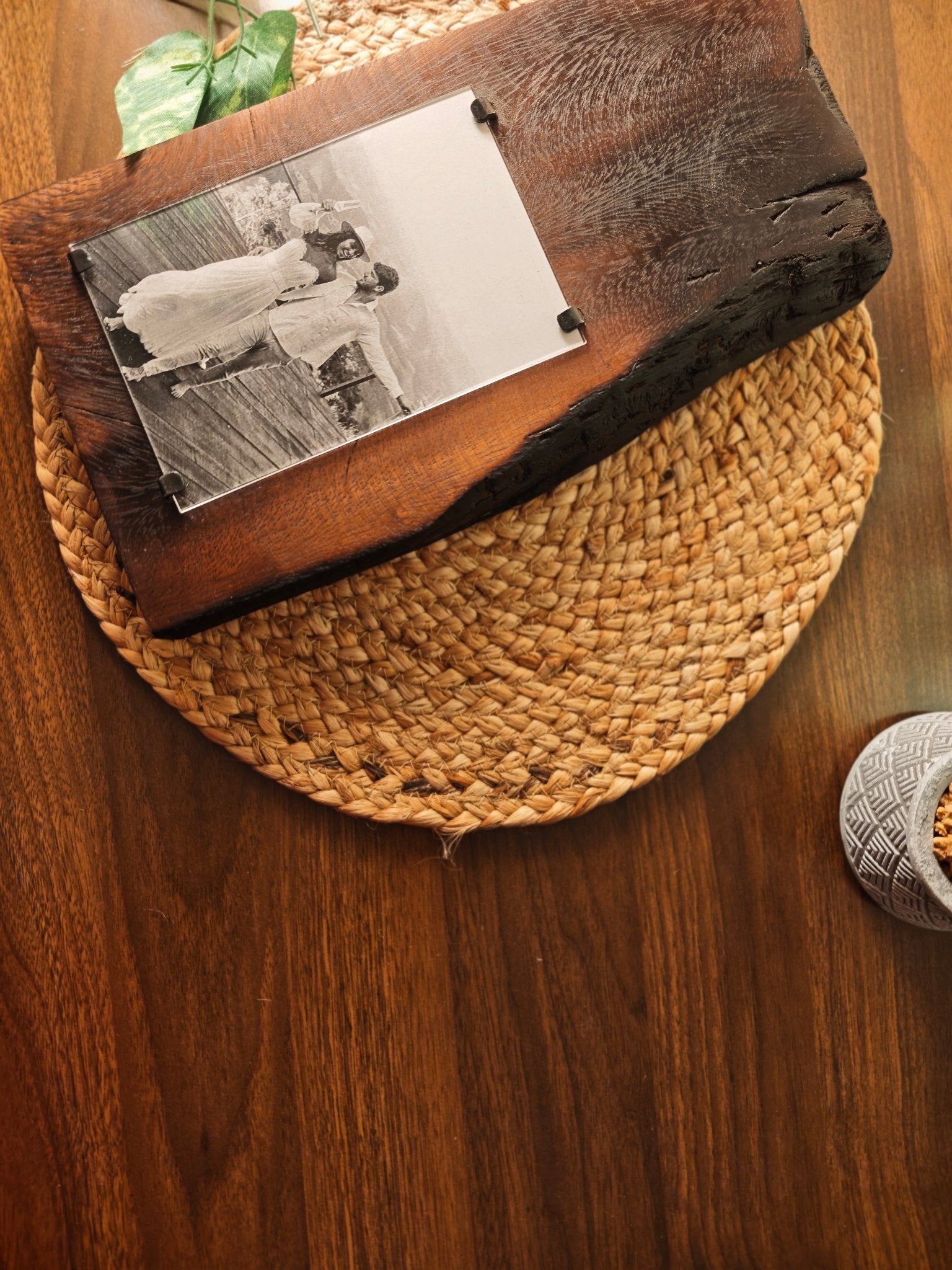 Burnt wooden Frame - Weawy